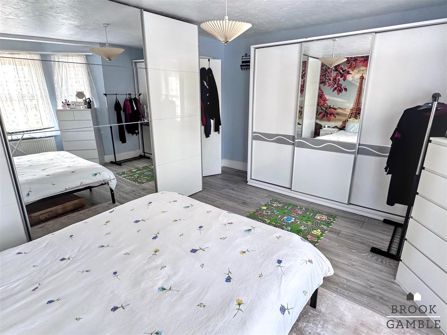 3 Bedroom House - Mid Terrace. Bourne Street in Eastbourne,  10